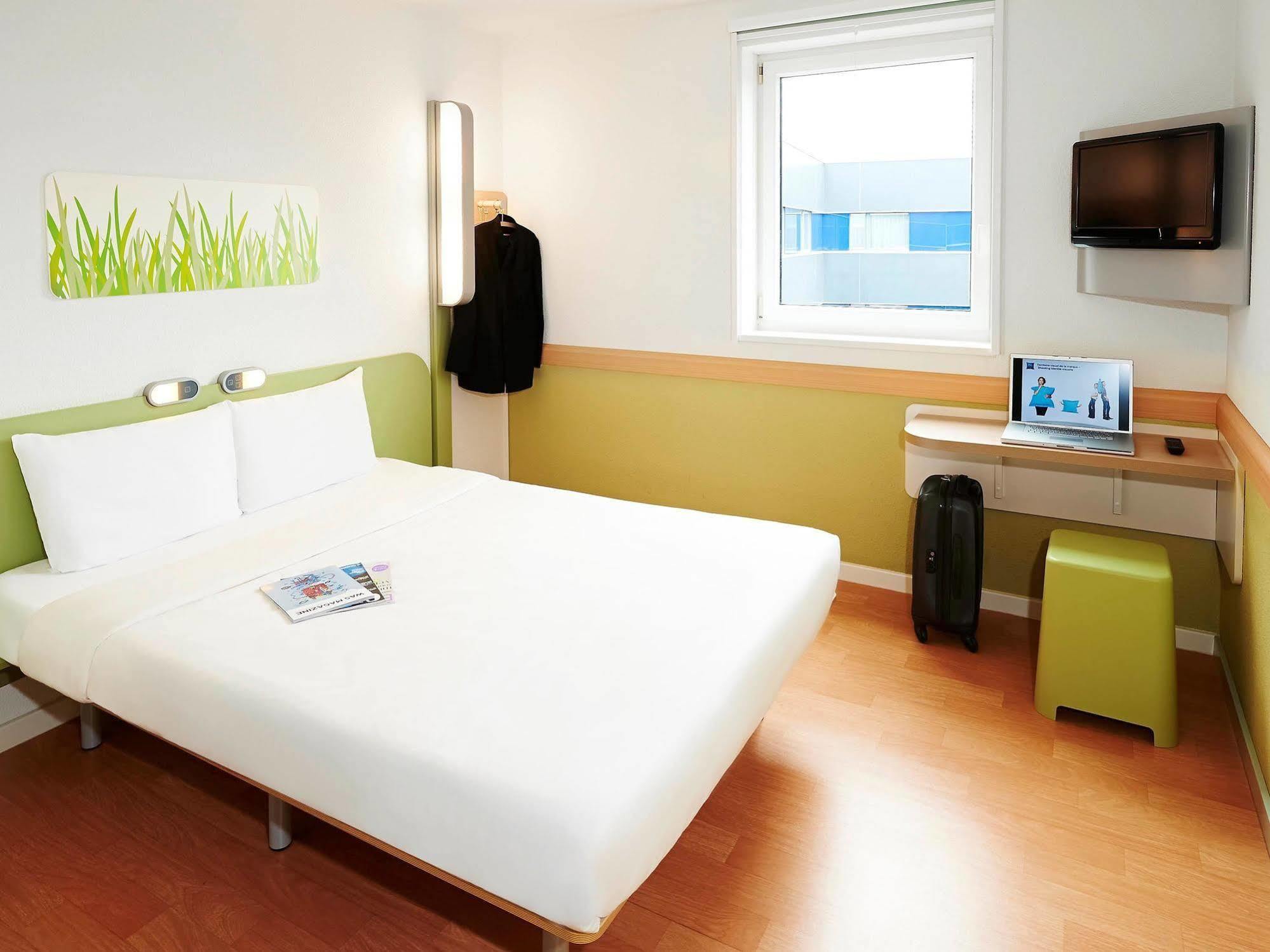 Ibis Budget Lorient Hennebont Exterior foto